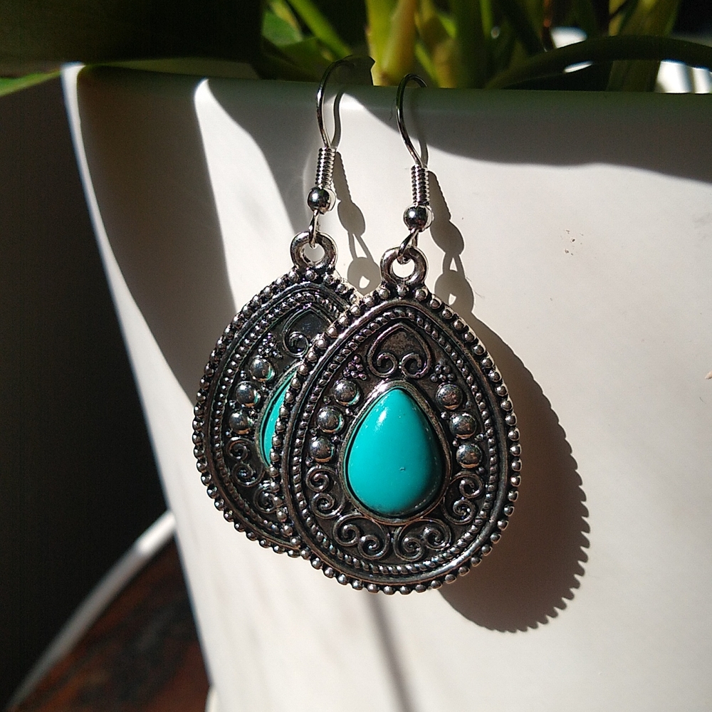 Teal Stone in Silver Teardrop earrings